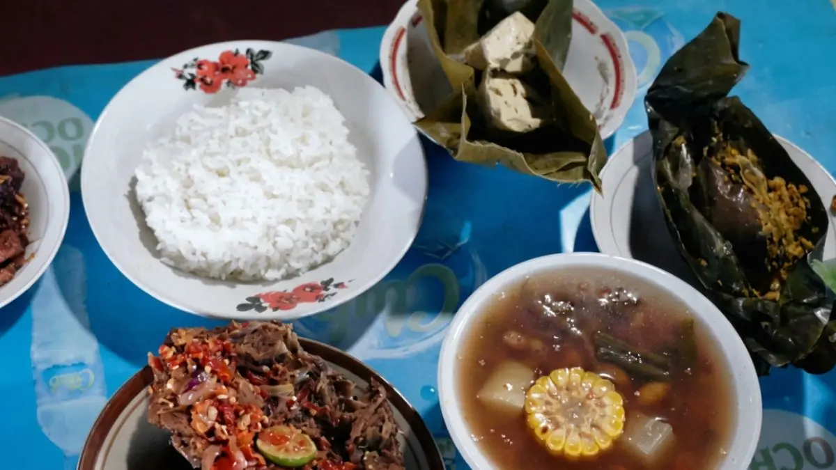 Rekomendasi tempat kulineran yang viral di Bogor, Jakarta, Bandung hingga Surabaya.