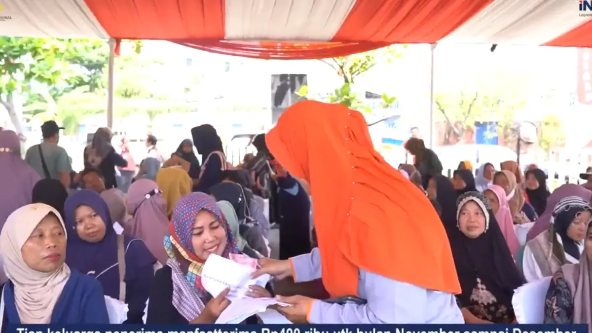 Ilustrasi penyaluran bansos. (Foto: YouTube Pos Indonesia)