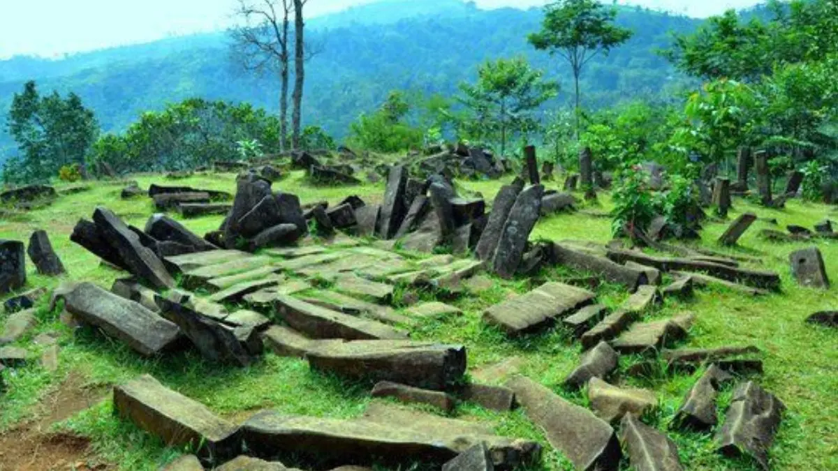 Destinasi wisata situs gunung Padang. (Foto: Pexels/Rachael Hartin)