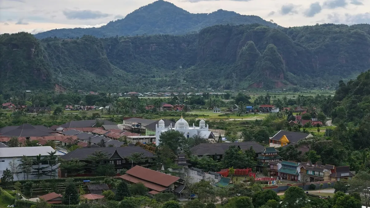 Ilustrasi pemandangan di destinasi wisata Lembah Harau. (Foto: Pexels/nur ihsan)