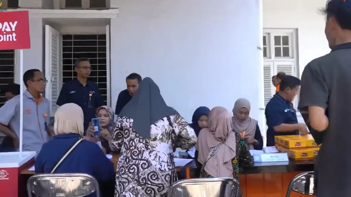 Ilustrasi penyaluran bansos. (Foto: YouTube Pos Indonesia)