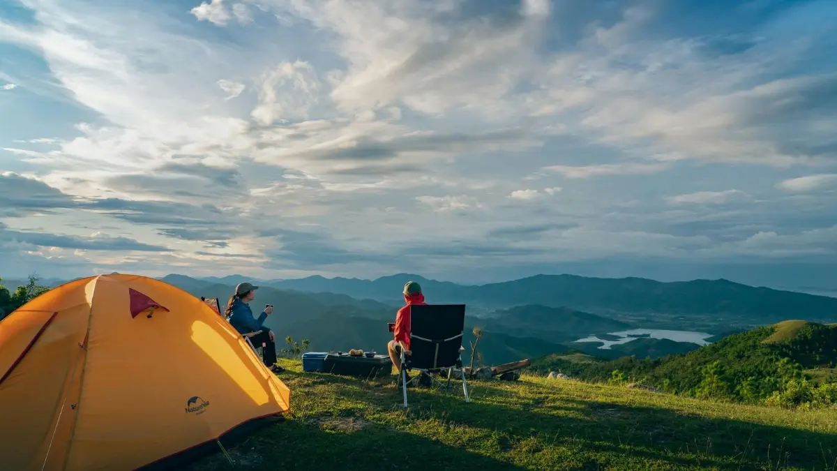 Ilustrasi suasana camping di puncak. (Foto: Pexels/Lam Kien)
