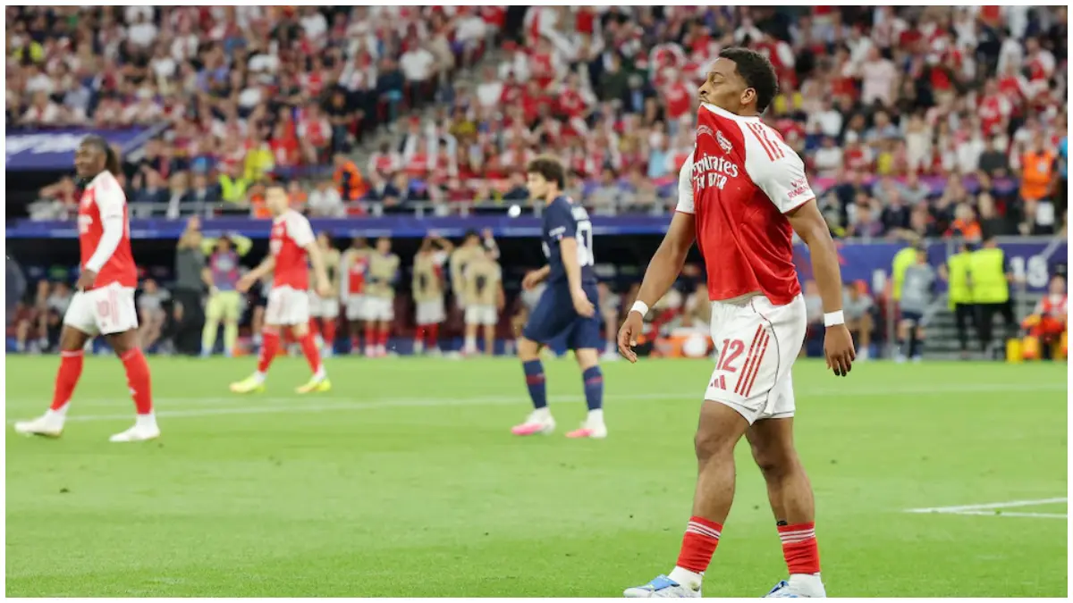 Kekecewaan pemain Arsenal usai gagal mencetak gol ke gawang PSG. 