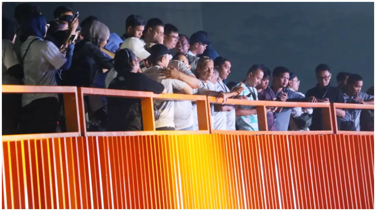Skywalk Tegar Beriman resmi dipergunakan bagi pejalan kaki di Jalan Tegar Beriman, Cibinong, Kabupaten Bogor. (Foto : Hendi Novian / Radar Bogor)