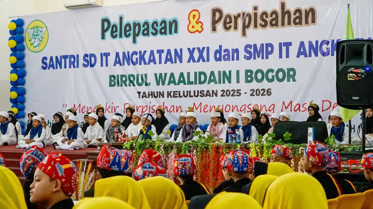 Kegiatan pelepasan dan perpisahan Santri SDIT dan SMPIT Birrul Waalidain 1 Bogor Tahun Ajaran 2025/2026 di Balai Pertemuan Umum (BPU) Sahala Martua, Parakan Jaya, Kecamatan Kemang, Kabupaten Bogor, Senin, 1 Juni 2026. (Septi N/Radar Bogor)
