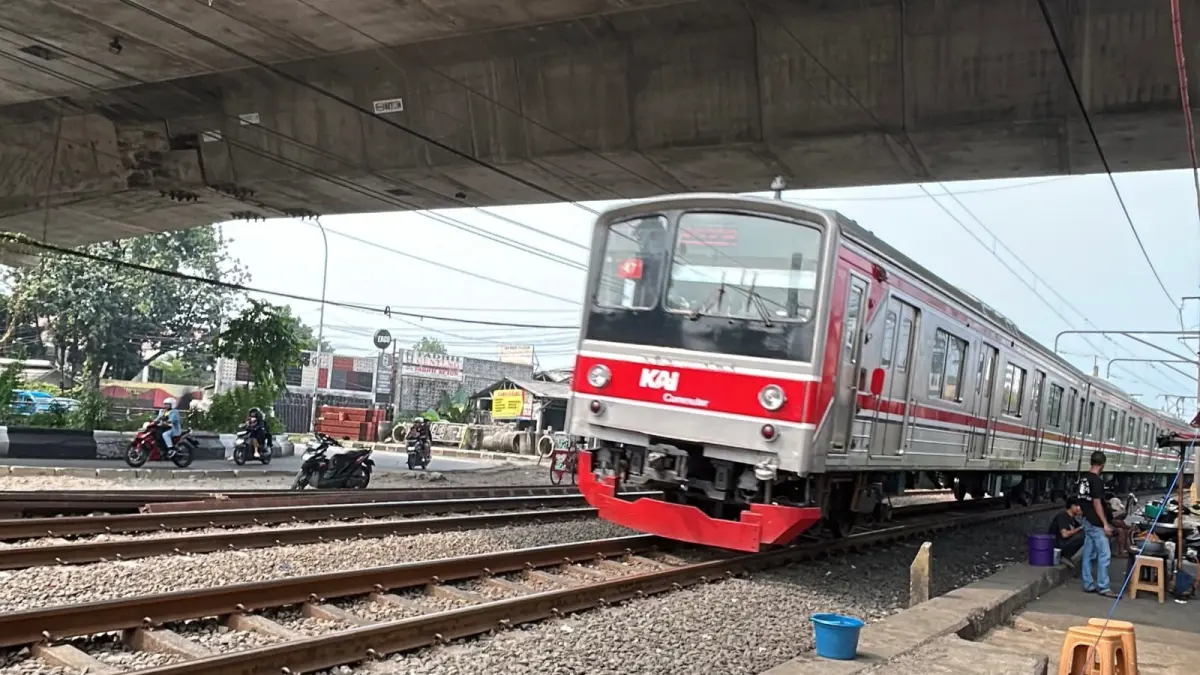 Kondisi terkini lintasan kereta di Jalan Sholeh Iskandar, Kota Bogor. (Foto : Fauzan/Radar Bogor)