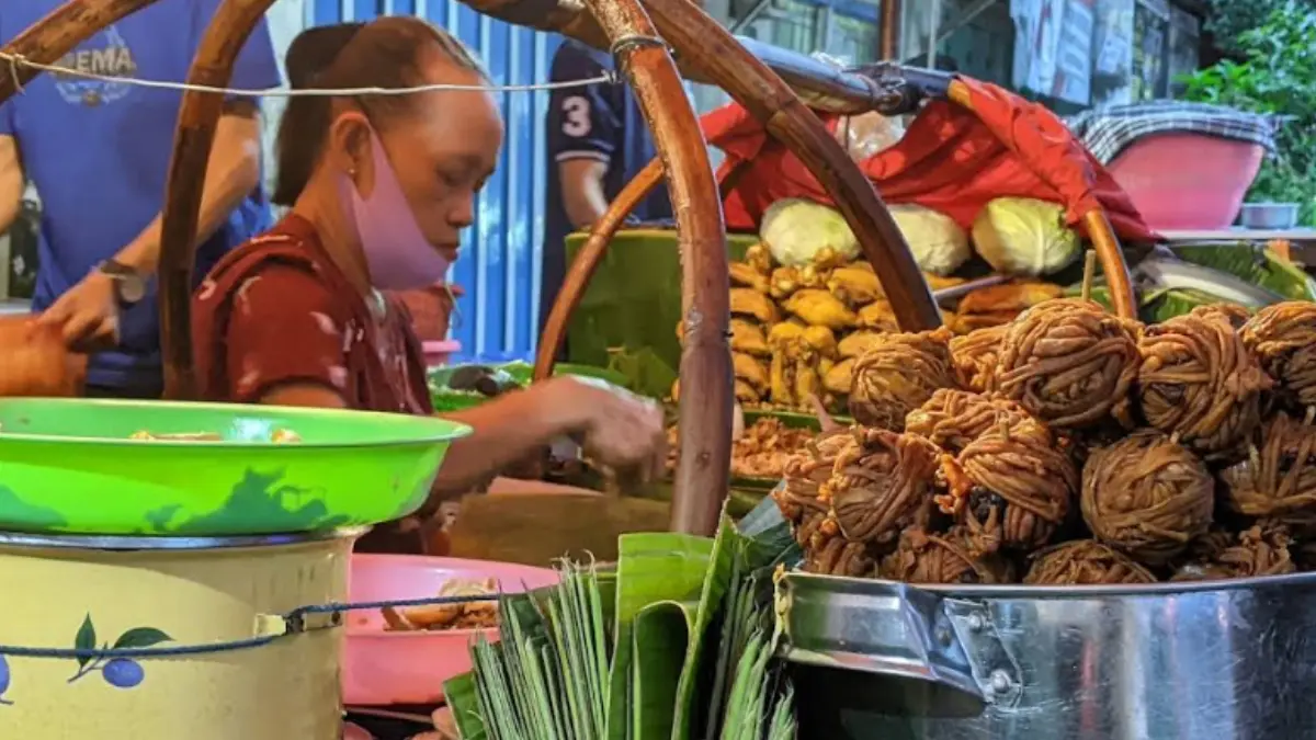 Salah satu tempat kuliner legendaris di Malang, Sego Goreng Resek. (Foto: Google Maps)