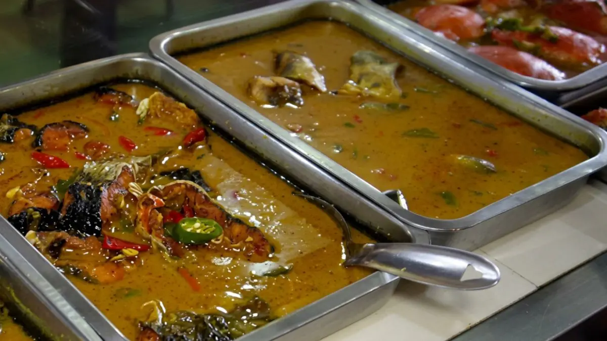 Banyak masakan enak di Warung Ngrame 1 Mojokerto.