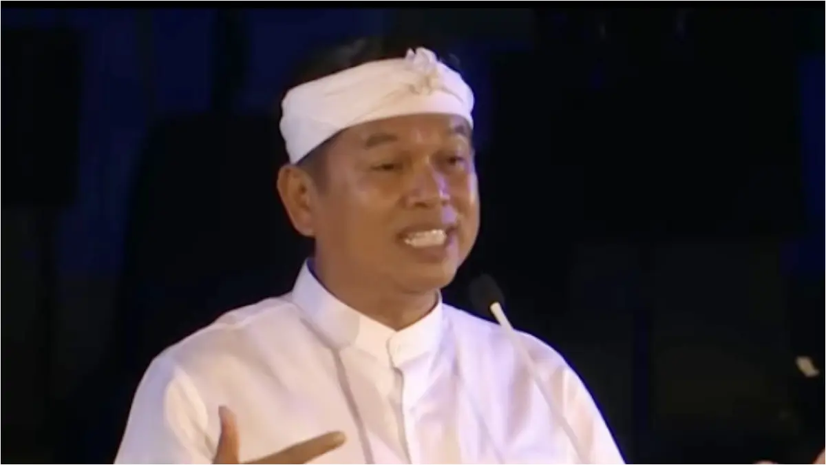 Gubernur Jawa Barat Dedi Mulyadi saat menyampaikan pidato. (YouTube Lembur Pakuan Channel)