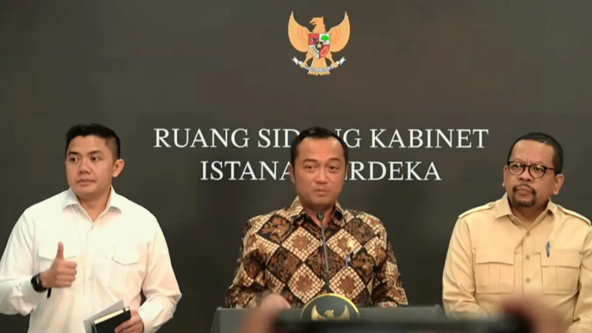 Mensesneg, Prasetyo Hadi (tengah) memastikan program MBG tetap berjalan secara normal, Selasa 2 Juni 2026.