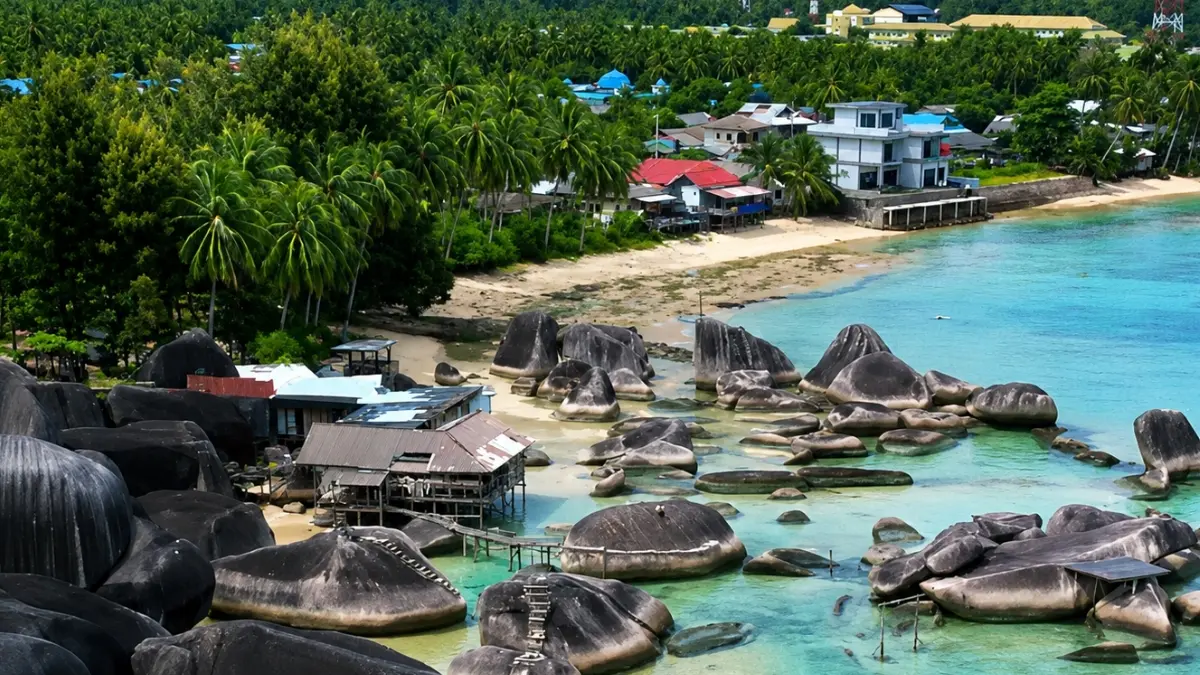 Panorama di wisata Alifa Stone Park Natuna. (Foto: Instagram @pariwisata_natuna)
