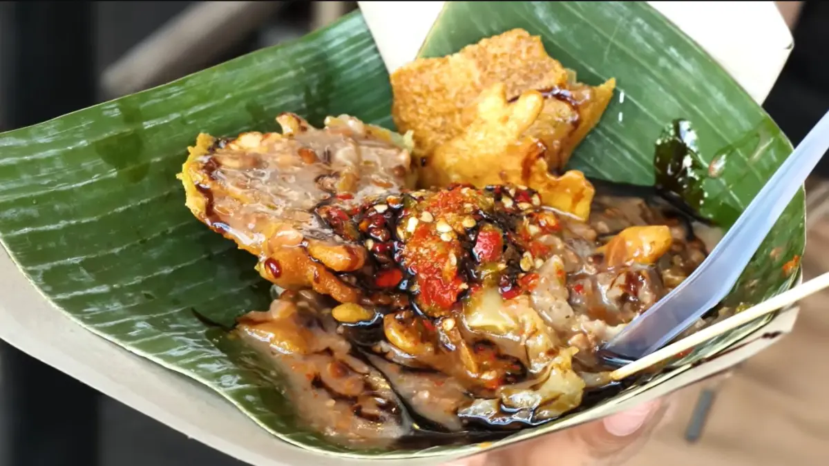 Cungkring Pak Jumat, salah satu kuliner legendaris di Surya Kencana Bogor (Youtube Ranboy Kun)