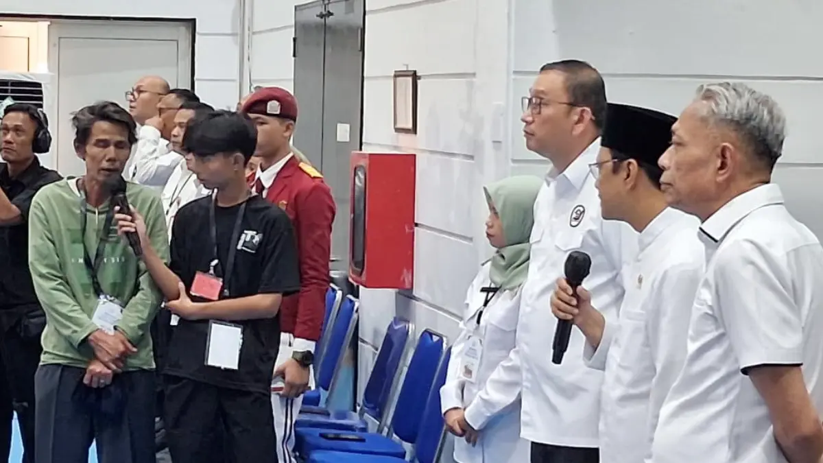 Menteri Sosial (Mensos) RI Saifullah Yusuf saat mengunjungi open house di Sekolah Rakyat Menengah Pertama (SRMP) 10 Cibinong, Kabupaten Bogor, Rabu, 3 Juni 2026. (Muhammad Ali/Radar Bogor)