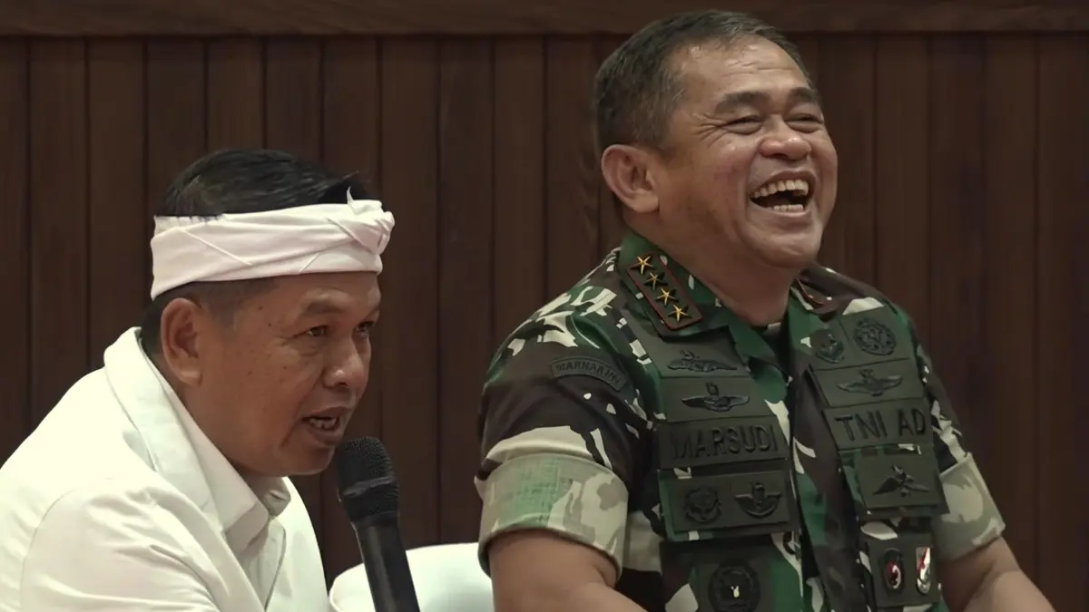 KSAD langsung tertawa saat Gubernur Jawa Barat Dedi Mulyadi sebut Jenderal TNI Asep Maruli Simanjuntak.  (KANG DEDI MULYADI CHANNEL)