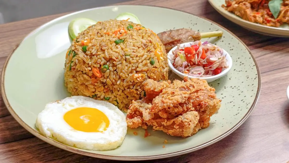 Kuliner nasi goreng di Makassar. (Foto: pexels.com/Teguh S)