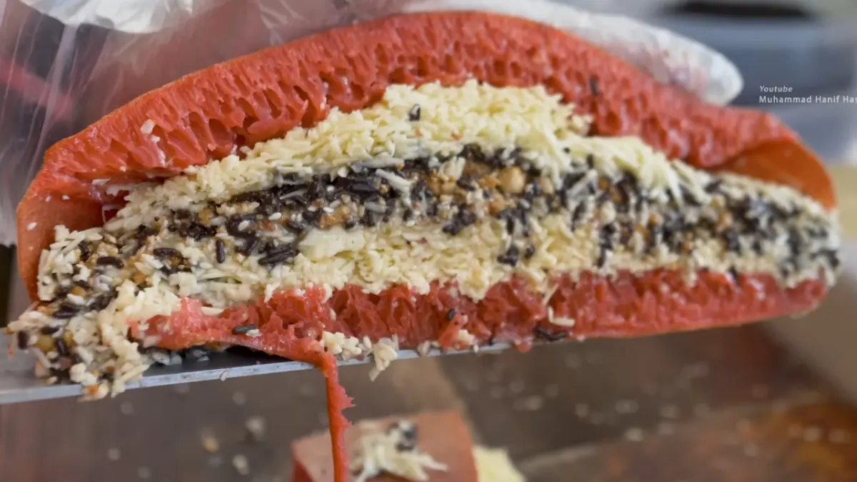 Ilustrasi Martabak Terang Bulan. (Foto: YouTube Muhammad Hanif Hasballah)