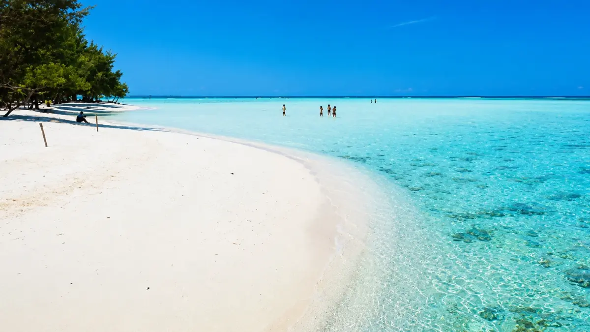 Keindahan pantai di Pulau Parang. (Foto: Instagram @indonesiayouthmovement)