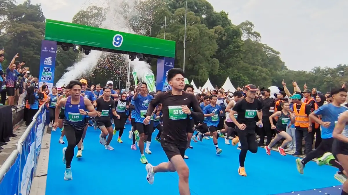 Ribuan peserta mengikuti IPB Run 2026 di Kampus IPB Dramaga, Kabupaten Bogor Sabtu, 6 Juni 2026. Ajang lari dalam rangka Hari Lingkungan Hidup Sedunia itu mempertandingkan kategori 5K, 10K, 21K, dan 42K dengan total hadiah mencapai Rp310 juta. (Dede/Radar Bogor)