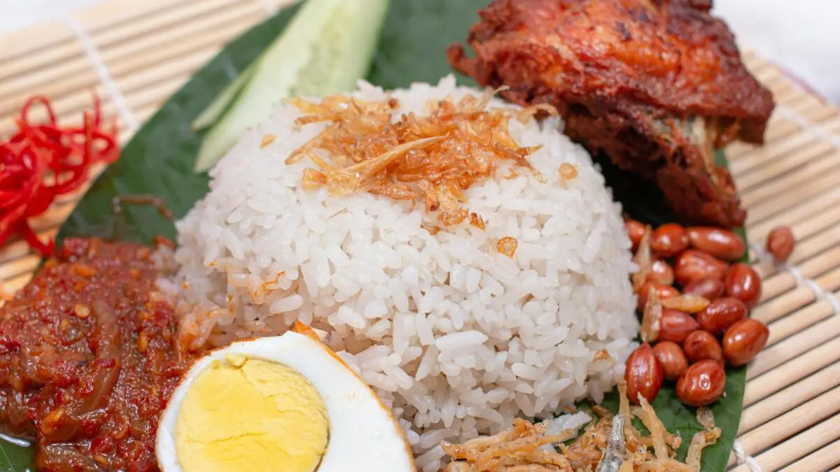 Kuliner nasi lemak di Bekasi. (Foto: Pexels.com/Suhairy Tri Yadhi)&nbsp;