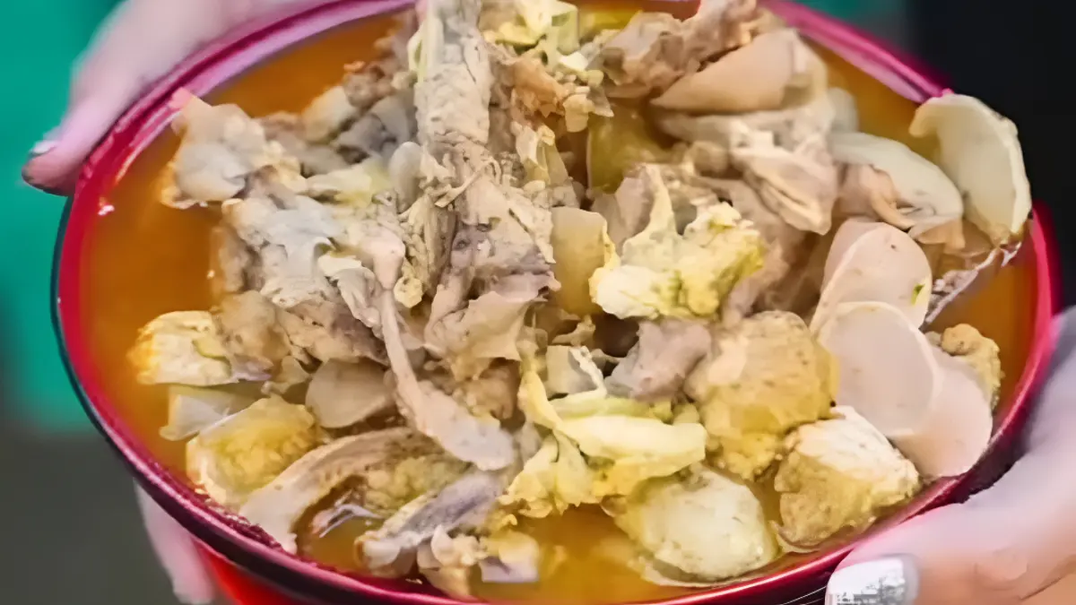 Kuliner seblak. (Foto:Instagram/@seblakrorongkongtehmemey)