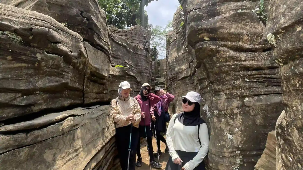 Jalur trekking di Sentul Bogor yang eksotis dan juga menarik. Foto: Trekking wisata Sentul.
