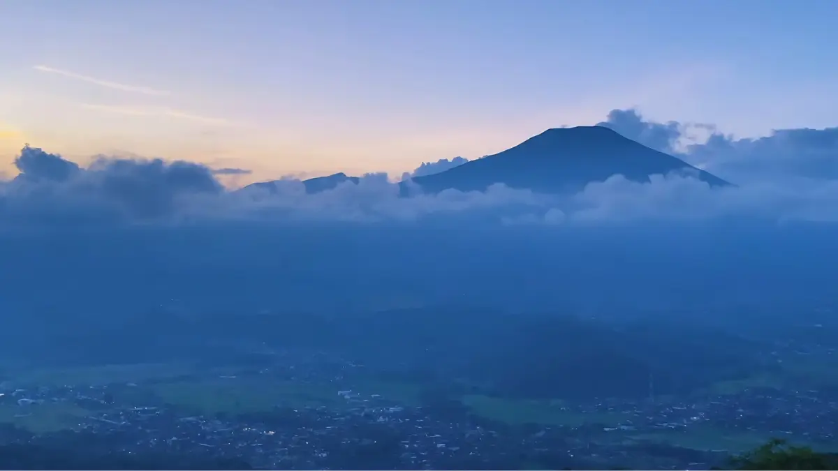 Puncak Gunung Mayana. (Foto: Instagram @gunungmayana)