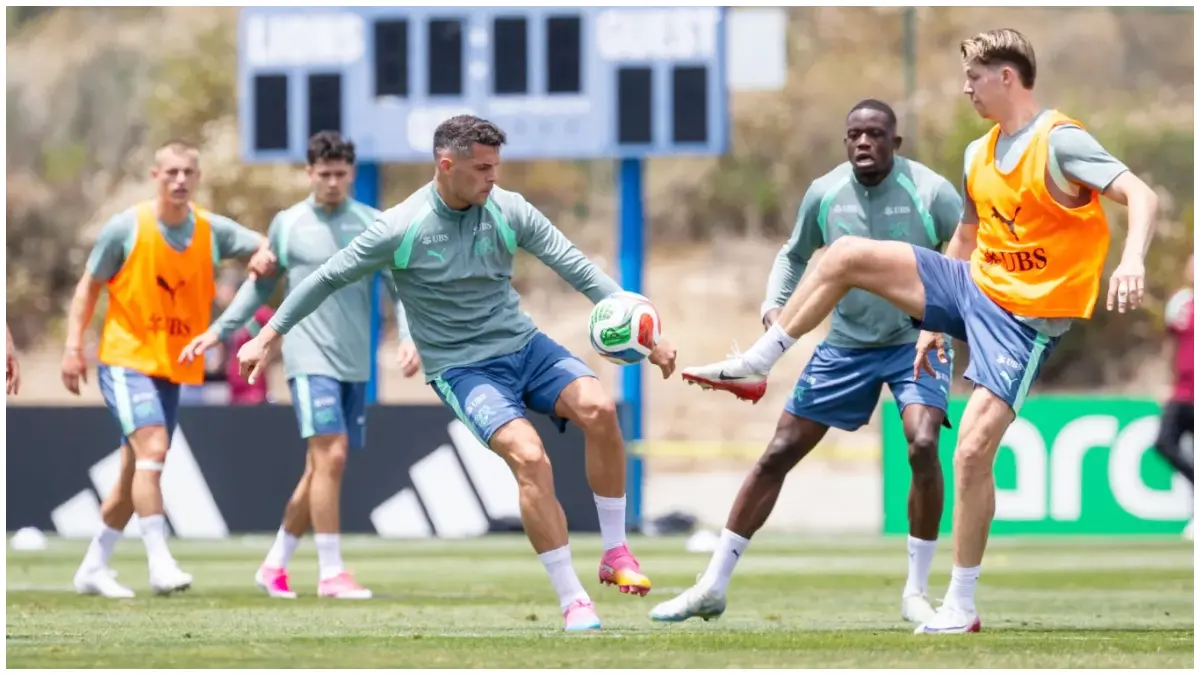 Suasana latihan pemain Timnas Swiss di Akademi Yahudi San Diego, California Amerika Serikat. 