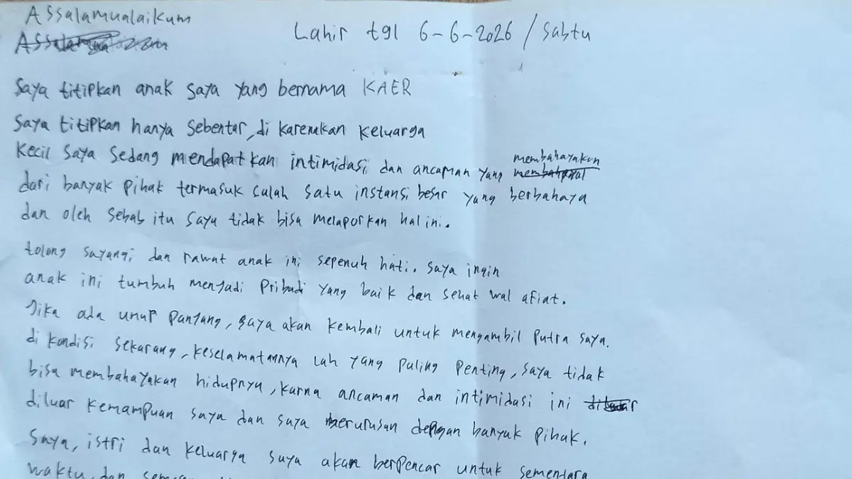Surat yang ditemukan di dalam kardus yang membungkus bayi yang ditemukan di Bantarkemang, Kota Bogor. (Dok. Polsek Bogor Timur)