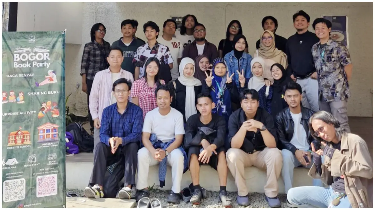 Bogor Book Party saat menggelar diskusi di Coffe Play, Kecamatan Tanah Sareal, Kota Bogor. (Foto: Bogor Book Party for Radar Bogor)