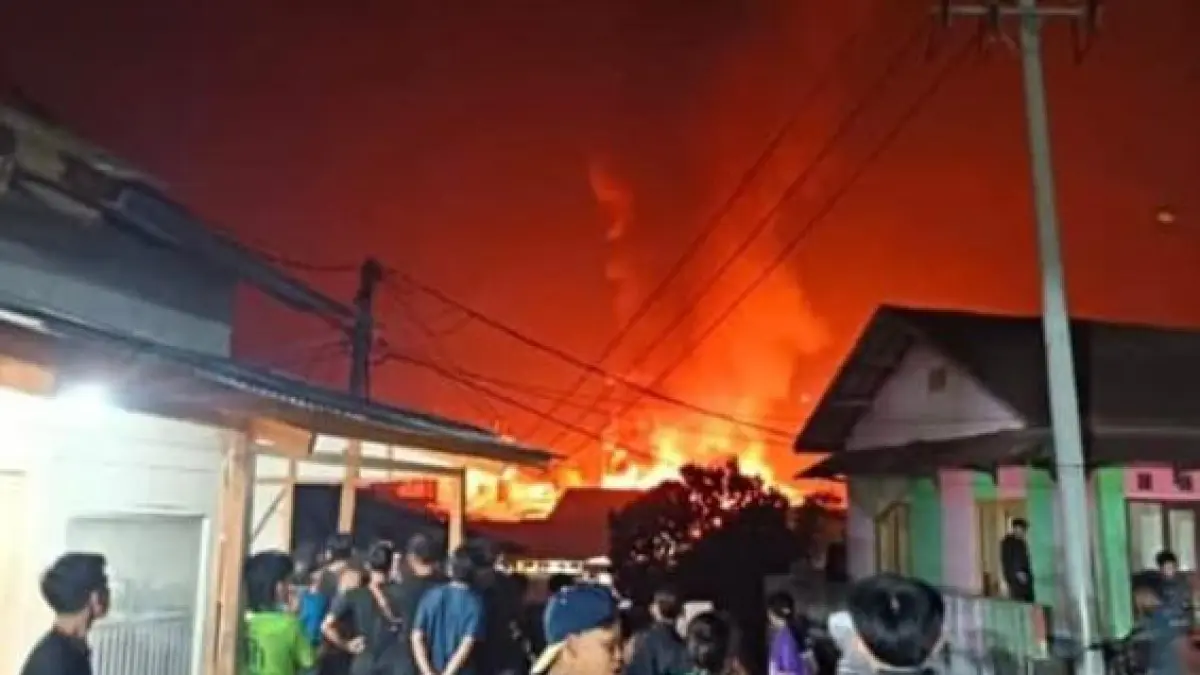 Sebuah rumah di Kampung Ciguha, Desa Bantarkaret, Nanggung hangus terbakar, Senin 8 Juni 2026 malam.
(Foto : Polsek Nanggung)