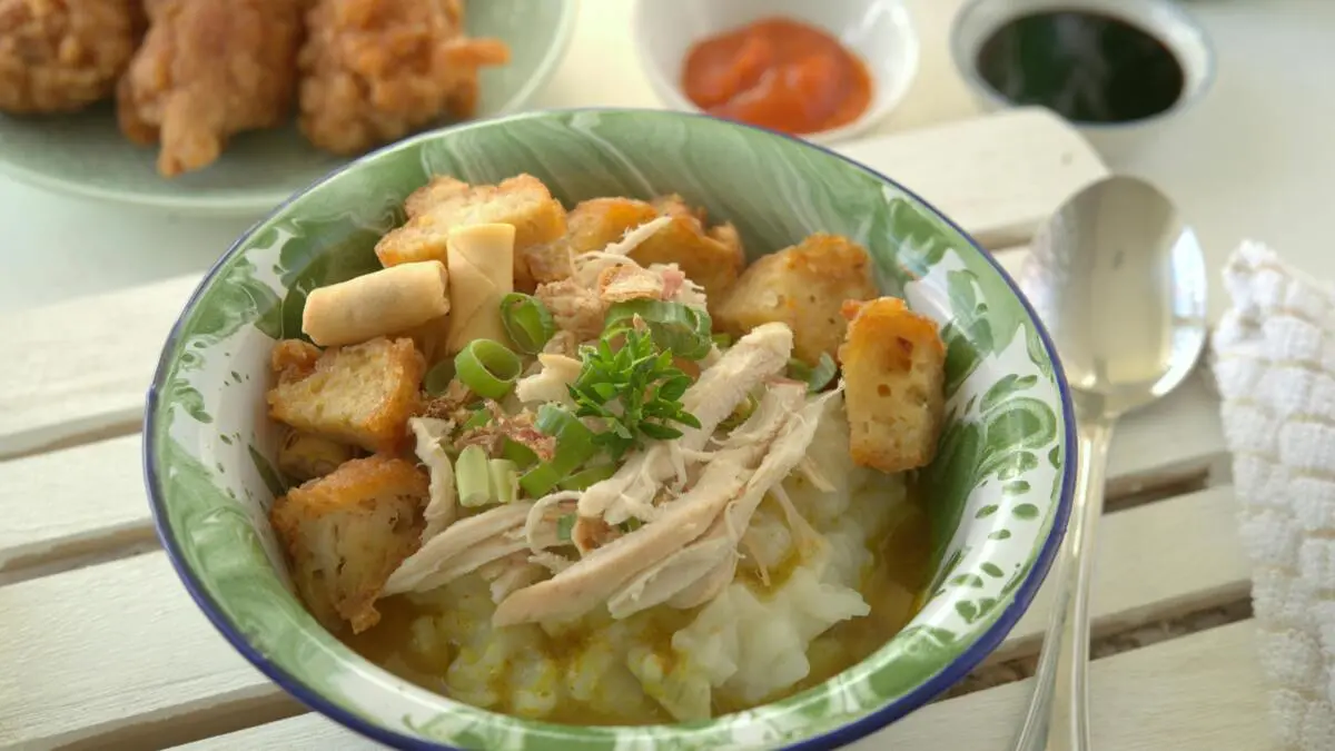 Ilustrasi Bubur Ayam di  Garut. (Foto: pexels.com/Nonik Yench)