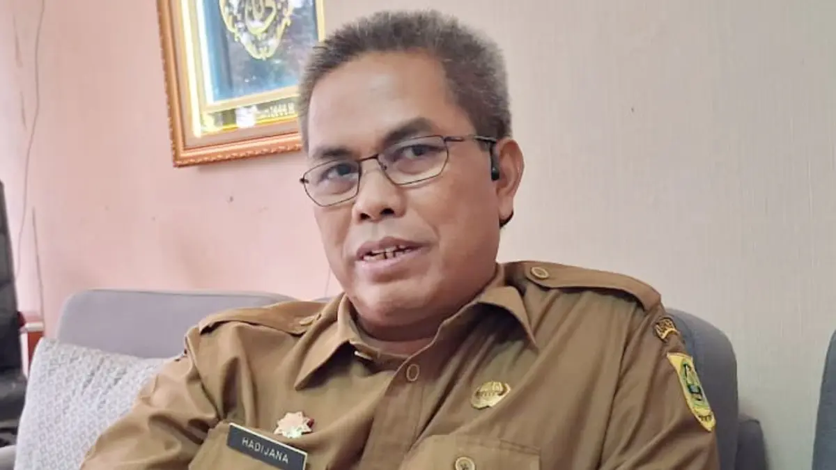 Kepala Dinas Pemberdayaan Masyarakat dan Desa (DPMD) Kabupaten Bogor, Hadijana saat menyampaikan keterangan kepada Radar Bogor. (Muhammad Ali/Radar Bogor)