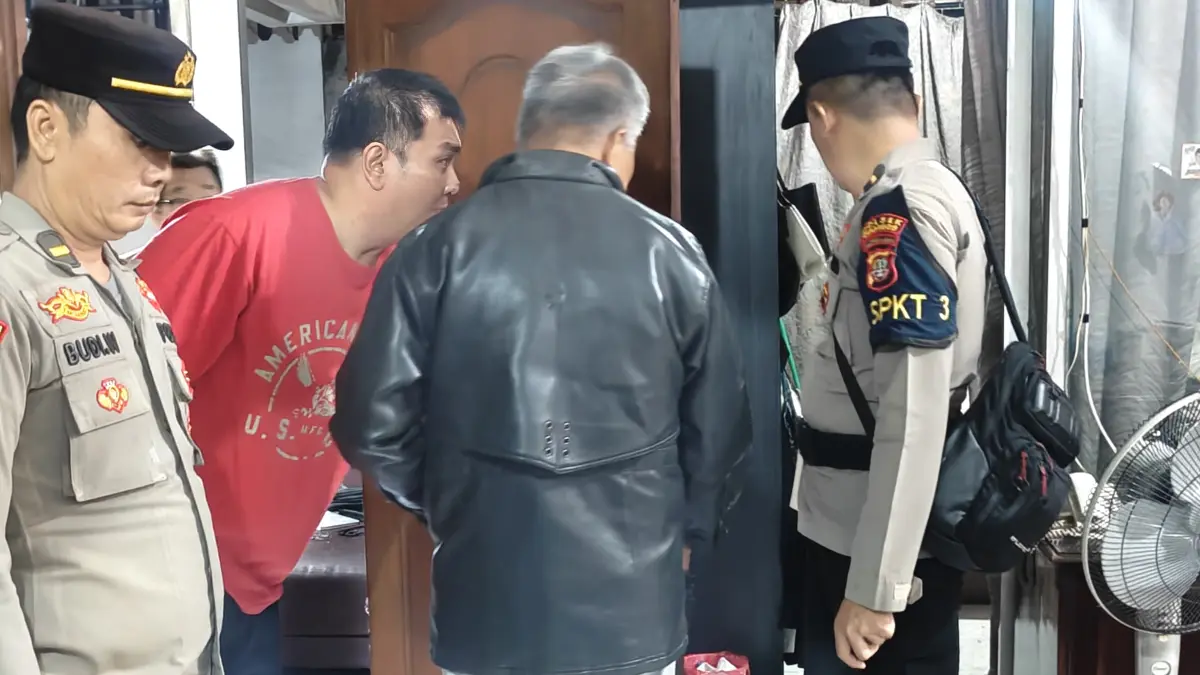 Polsek Cimanggis saat melakukan olah TKP perampokan di kawasan Sukamaju Baru, Kota Depok. (Dok. Polsek Cimanggis)