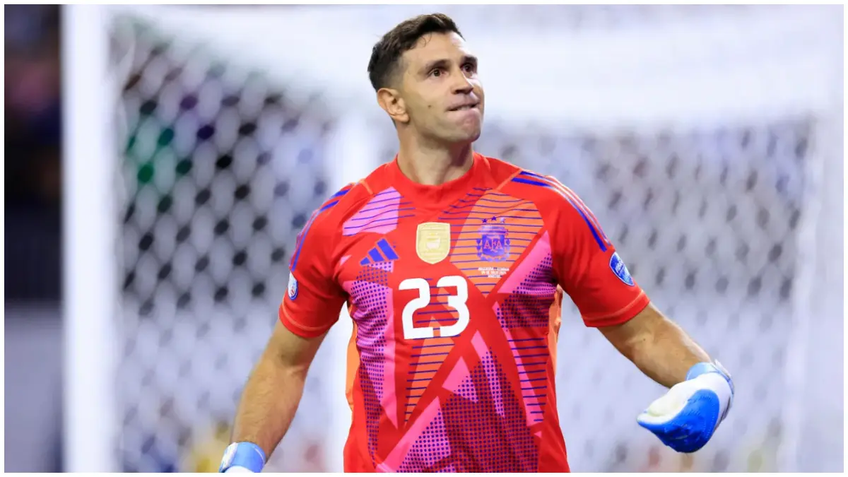 Kiper Timnas Argentina di Piala Dunia 2026 Dibu Martinez selangkah lagi bergabung dengan Juventus.