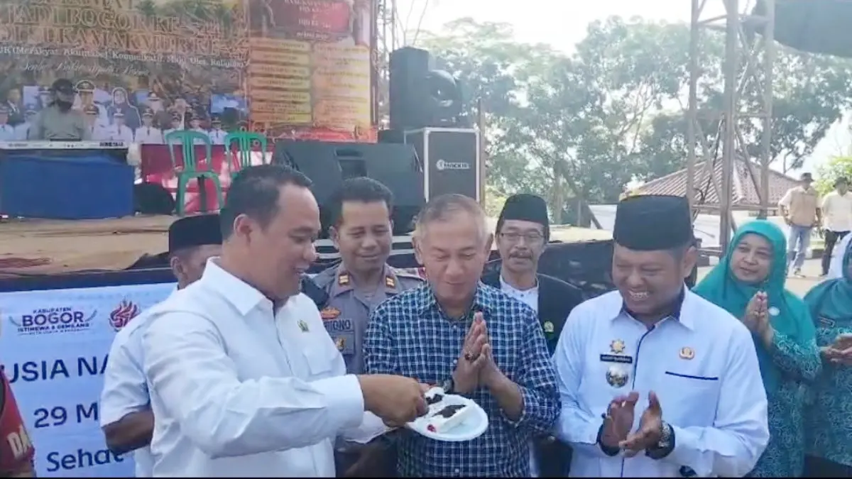 Perayaan HJB ke-544 dan Hari Jadi Kecamatan Sukamakmur ke-27 sekaligus memperingat HLUN di Kantor Kecamatan Sukamakmur, Kabupaten Bogor. (Muhammad Ali/Radar Bogor)