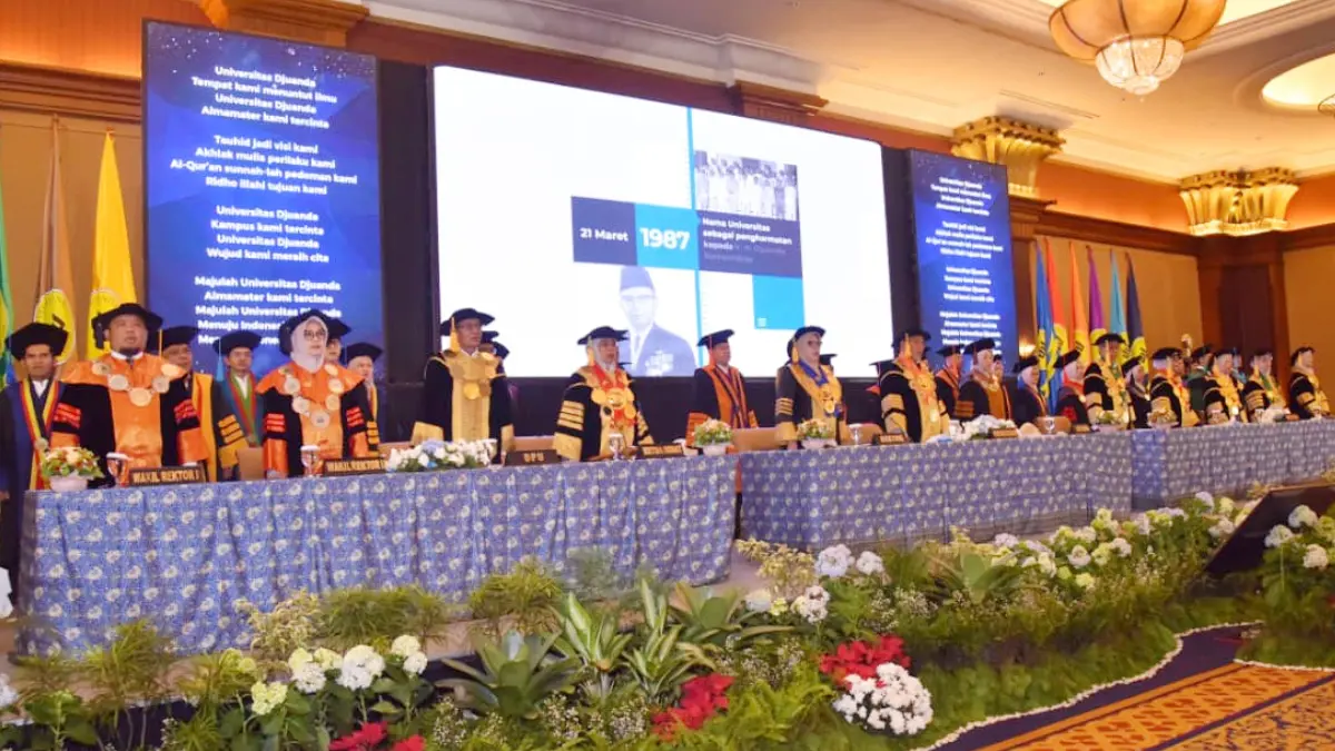 Sebanyak 405 wisudawan dan wisudawati UNIDA dikukuhkan dalam Sidang Terbuka Senat Akademik Wisuda Sarjana dan Pascasarjana ke-53 Semester Genap Tahun Akademik 2025/2026 di Puri Begawan, Bogor. (Dok. UNIDA)
