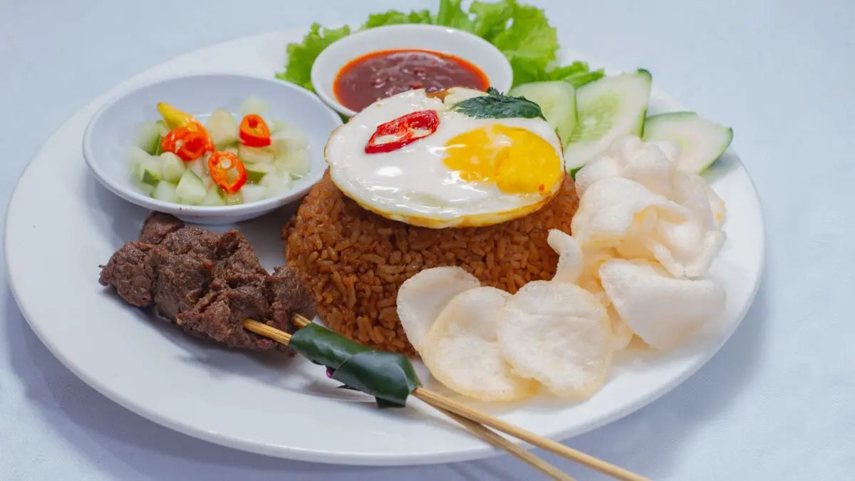 Ilustrasi kuliner nasi goreng di Bekasi. (Foto: Pexels/Faizal Fahmi)
