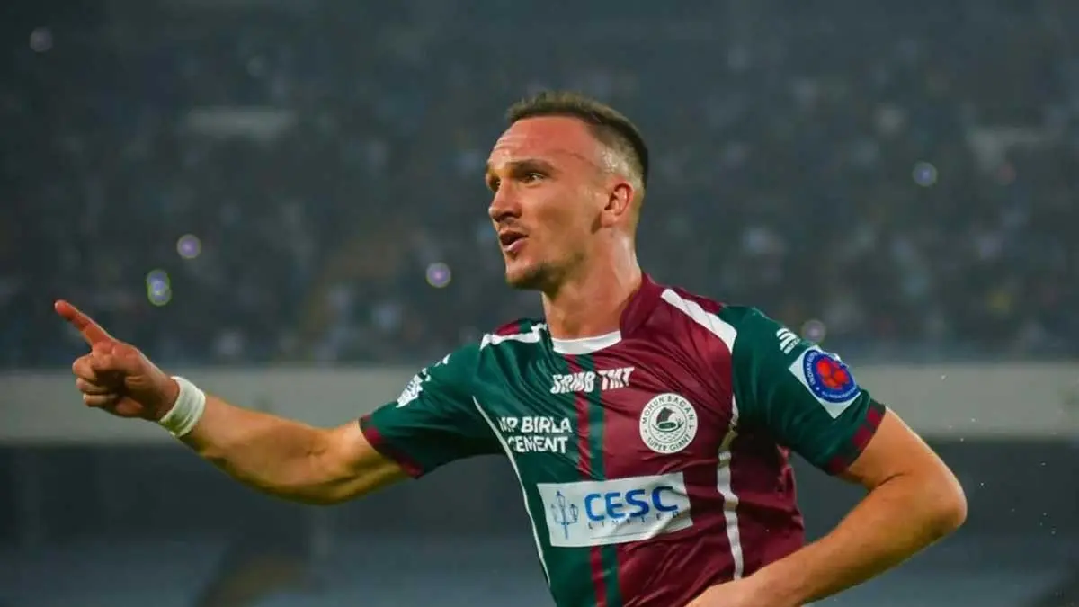 Bek asal Skotlandia, Tom Aldred yang pernah merumput di kompetisi Liga Inggris bersama Watford dikabarkan jadi buruan utama Persib Bandung.