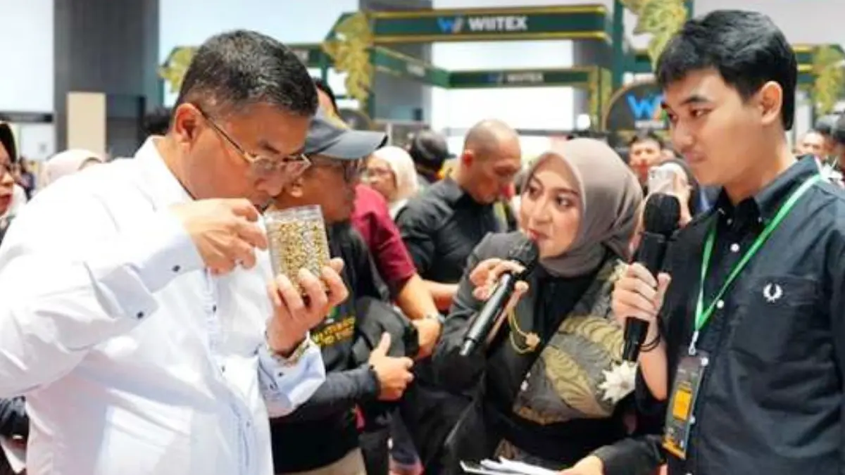Wakil Gubernur Jawa Barat Erwan Setiawan hadir pada West Java International Industry and Trade Expo (WIITEX) 2026 di Summarecon Mall Bandung, Minggu, 14 Juni 2026. (Dok. Jabarprov.go.id)