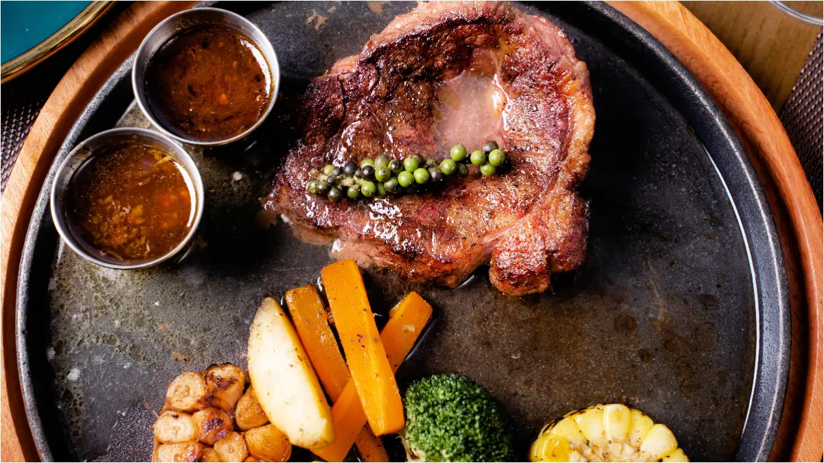 Ilustrasi kuliner steak murah (pexels.com/Xuân Thống Trần)