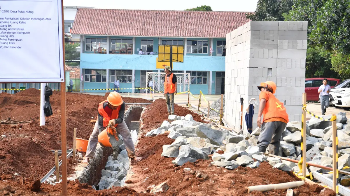 Ilustrasi revitalisasi sekolah rusak yang jadi prioritas Kemendikdasmen. Foto: Kemendikdasmen