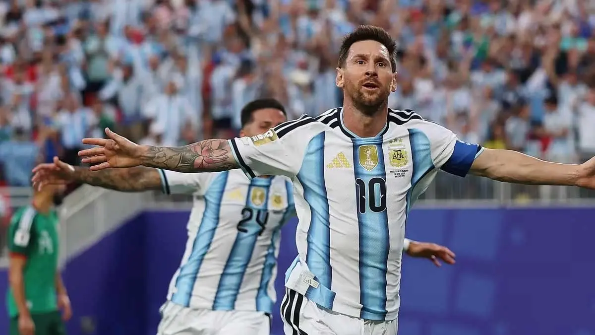 Lionel Messi cetak hattrick saat Argentina menang 3-0 atas Aljazair. (FIFA)