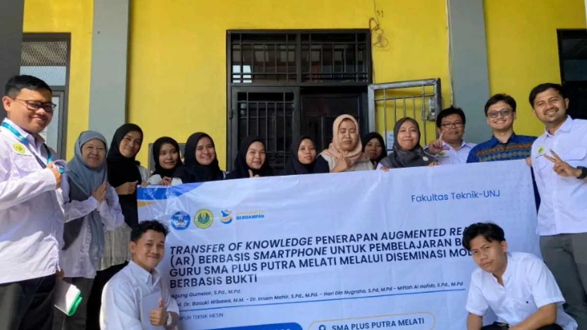 Tim P2M Fakultas Teknik Universitas Negeri Jakarta (UNJ) menggelar diseminasi teknologi visual di SMA Plus Putra Melati. (Dok. P2M FT UNJ)