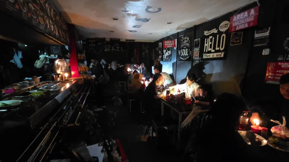 Salah satu tempat kuliner di Bogor yang alami mati listrik. Foto: Fauzan/Radar Bogor
