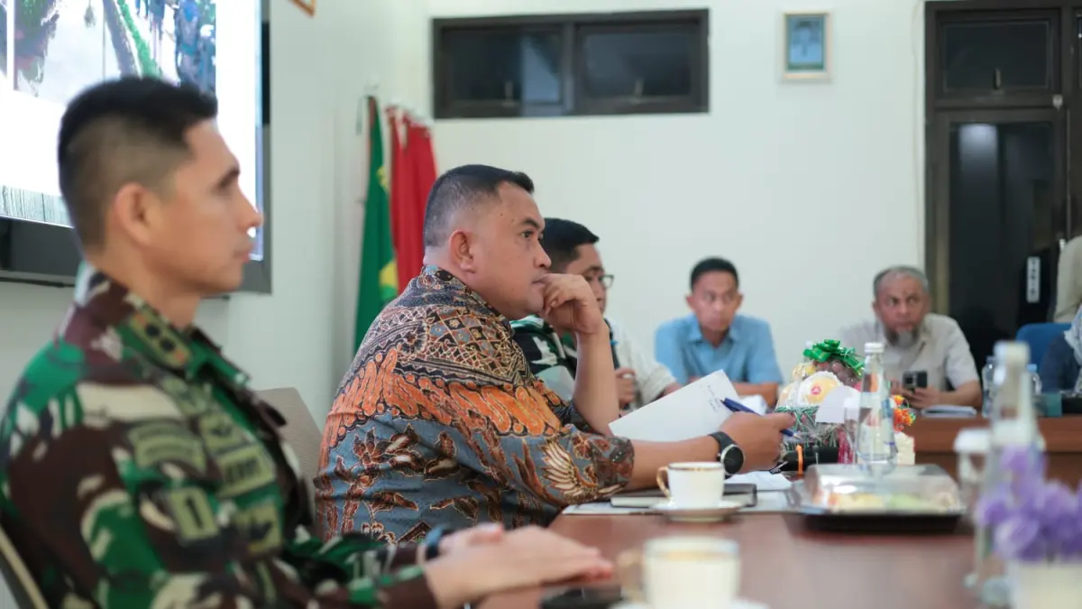 Bupati Bogor, Rudy Susmanto saat menghadiri rapat kordinasi di Kecamatan Kemang, Kabupaten Bogor. (Foto : Diskominfo)