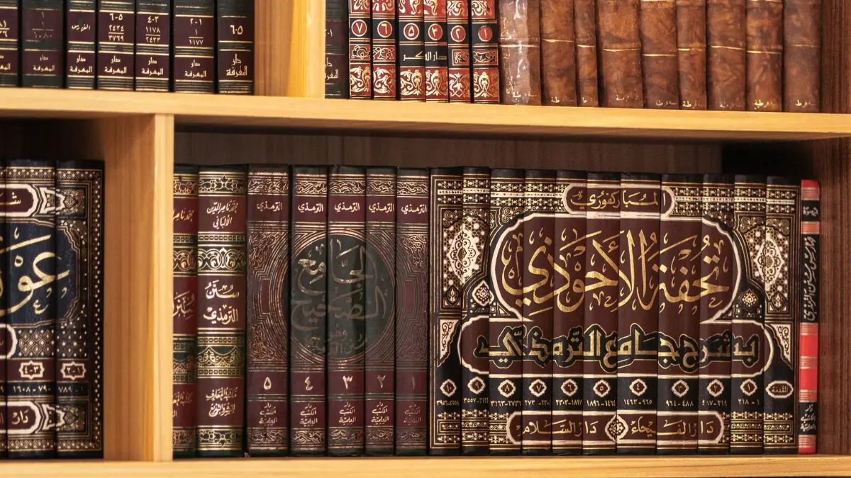 Ilustrasi Pusat Toko Kitab di Bogor. (Foto: Pexels/Defrino Maasy)