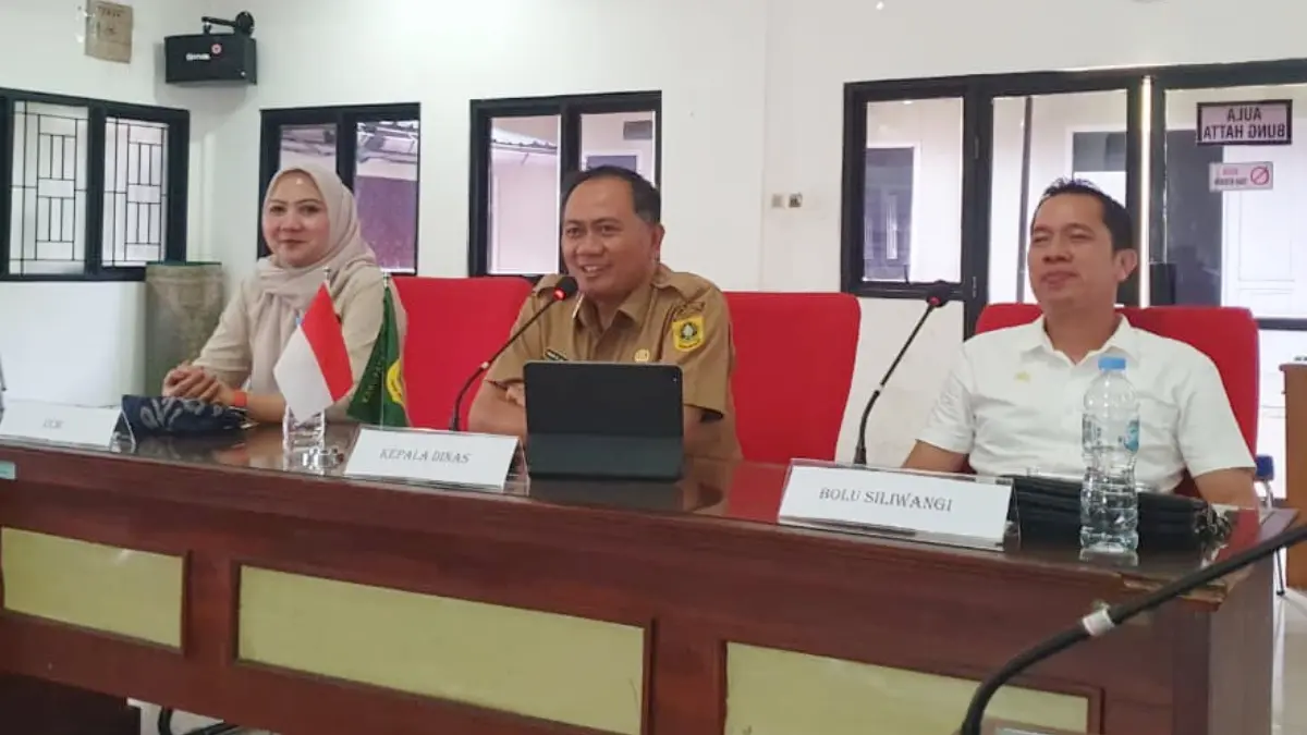 Kepala DiskopUKM Kabupaten Bogor, Iman Wahyu Budiana saat menyampaikan kegiatan Gebyar Siliwangi dan Gebyar UMKM Kabupaten Bogor. (Billy/Radar Bogor)