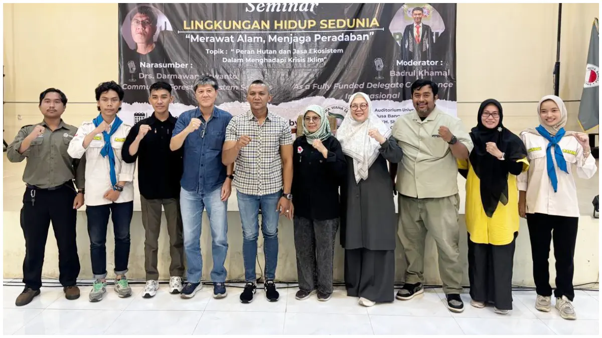 Para narasumber dan panitia dari MAPAR UNB saat menggelar Seminar Lingkungan Hidup 2026.