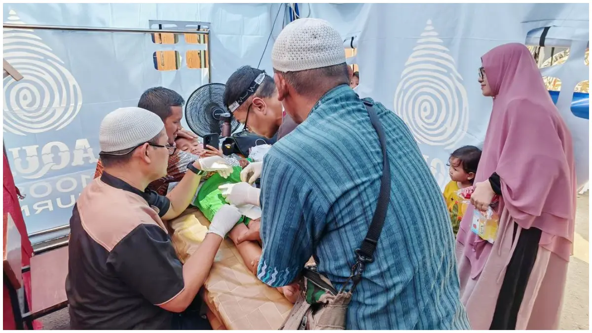 Suasana kegiatan khitanan massal gratis yang digelar Yayasan Cahaya Pertiwi di Mekarwangi, Bogor. (Foto : Yayasan for Radar Bogor)