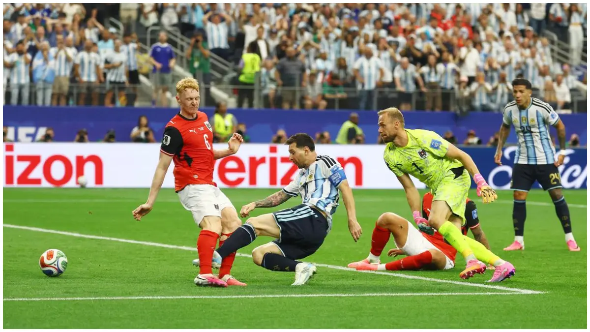 Aksi Lionel Messi ketika menjebol gawang Austria di Piala Dunia 2026. Argentina menang 2-0.